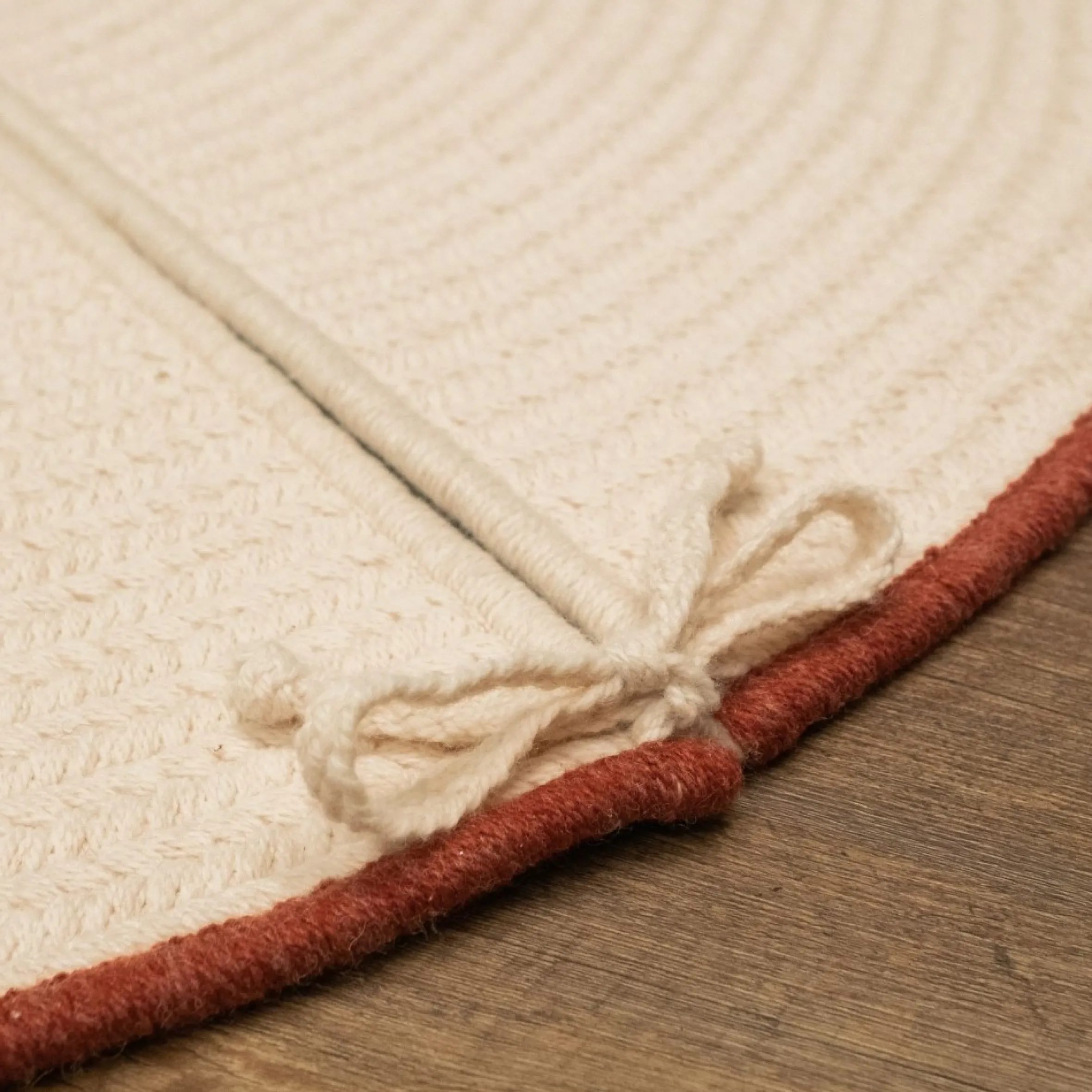 50" Beige Trimmed Round Christmas Tree Skirt