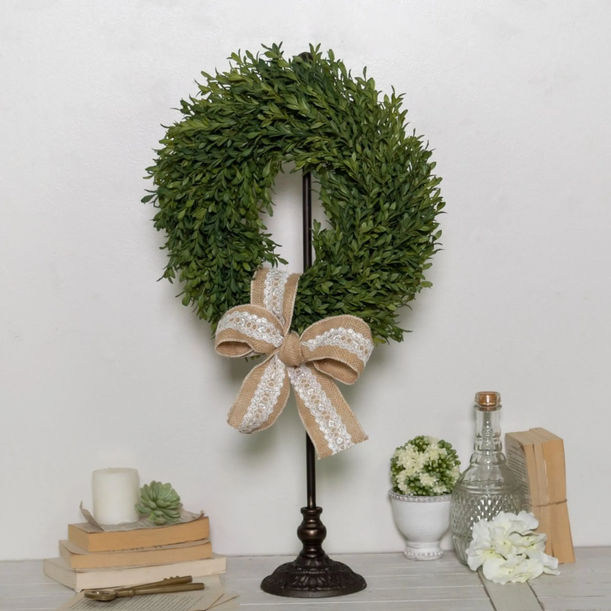 28" Black Antique Finish Wreath Holder With Hook