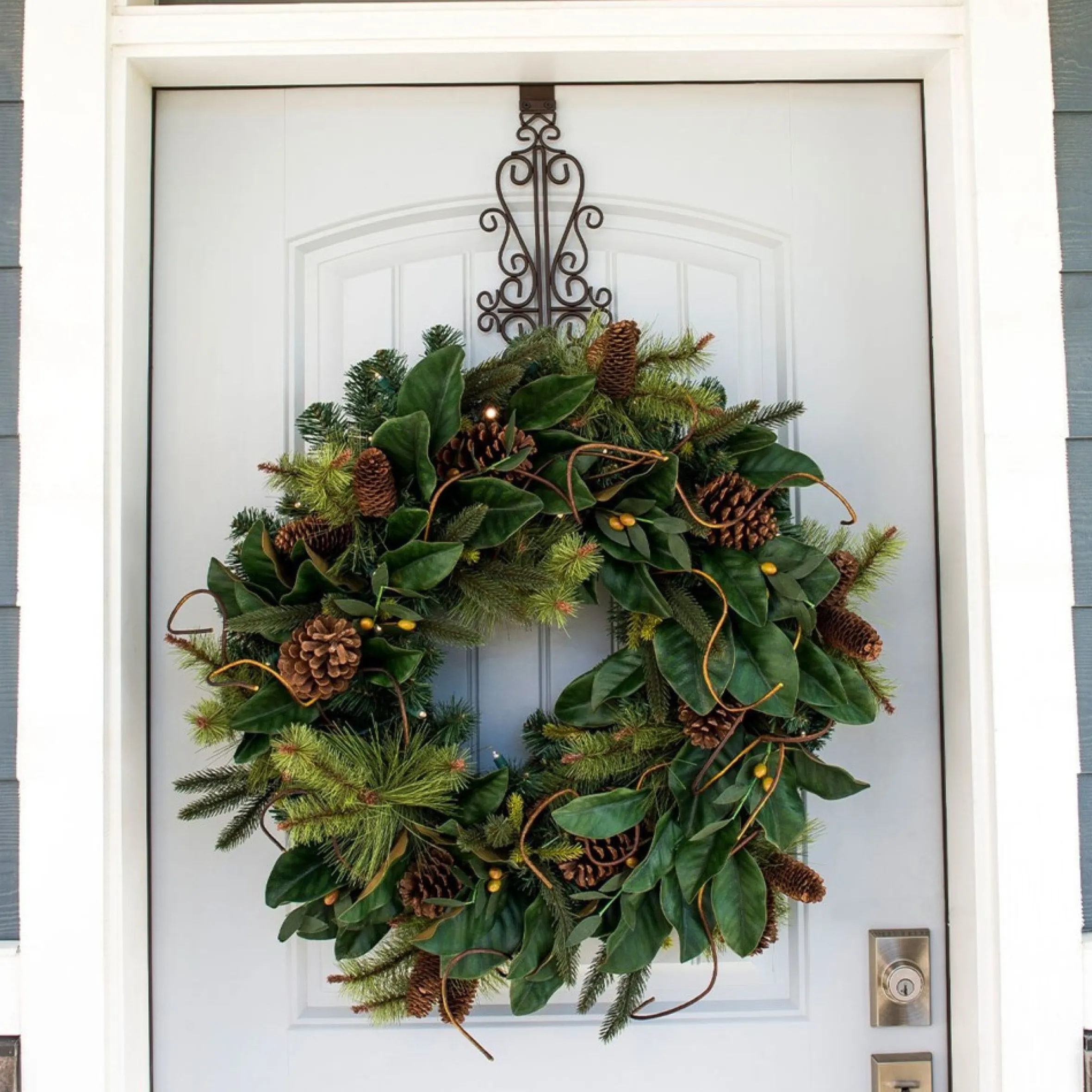 19.5" Bronze Colonial Unique Adjustable Christmas Wreath Hanger