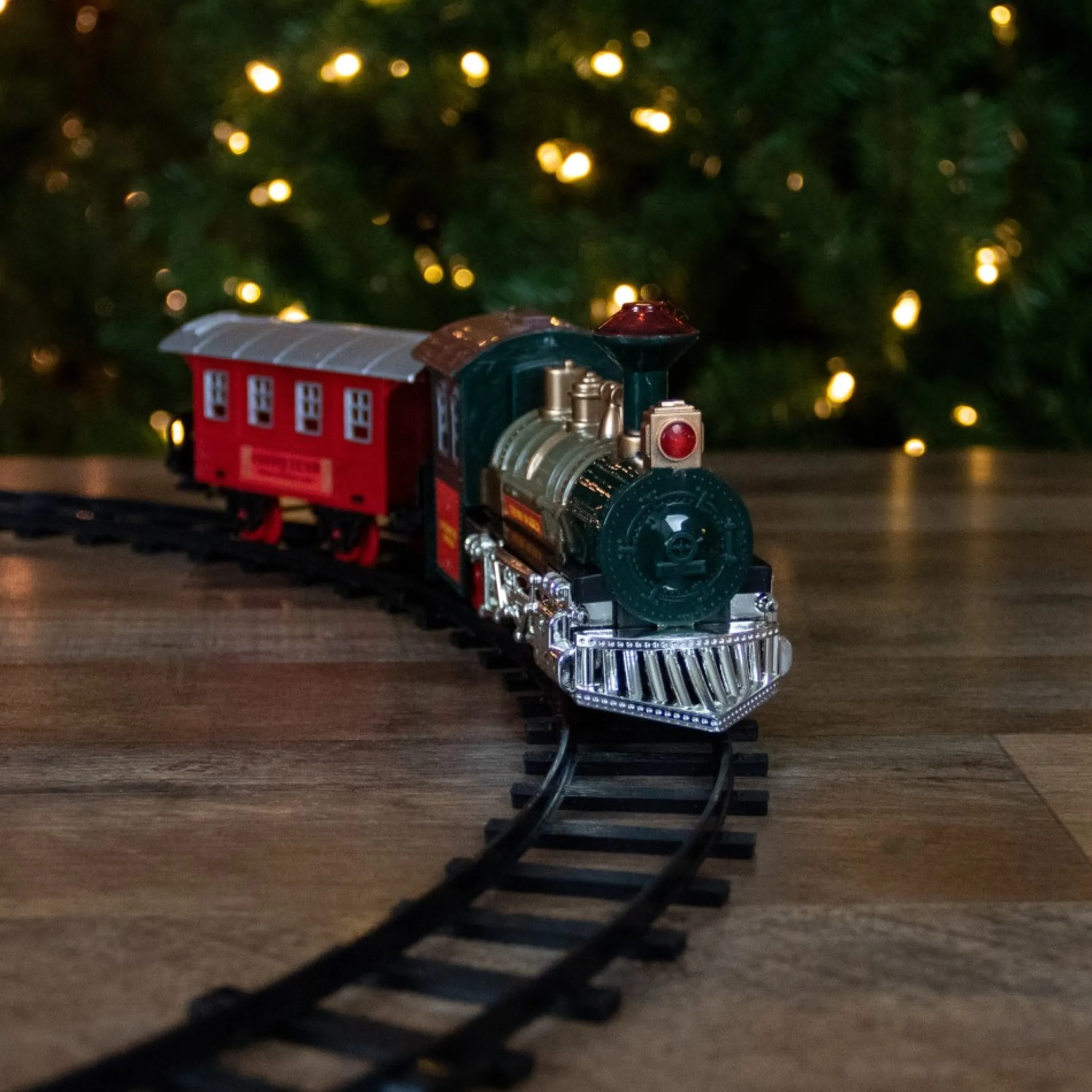 8-Piece Battery Operated Red And Green Animated Classic Train Set With Sound