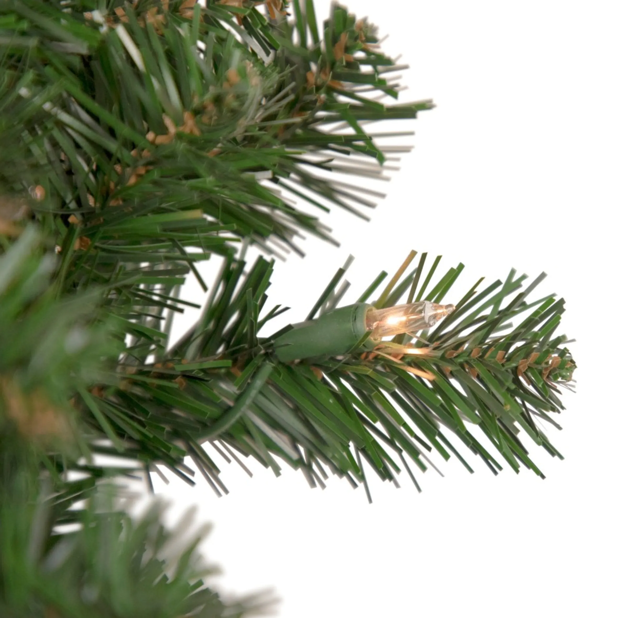 Pre-Lit Windsor Pine Artificial Christmas Wreath - 24-Inch, Clear Lights