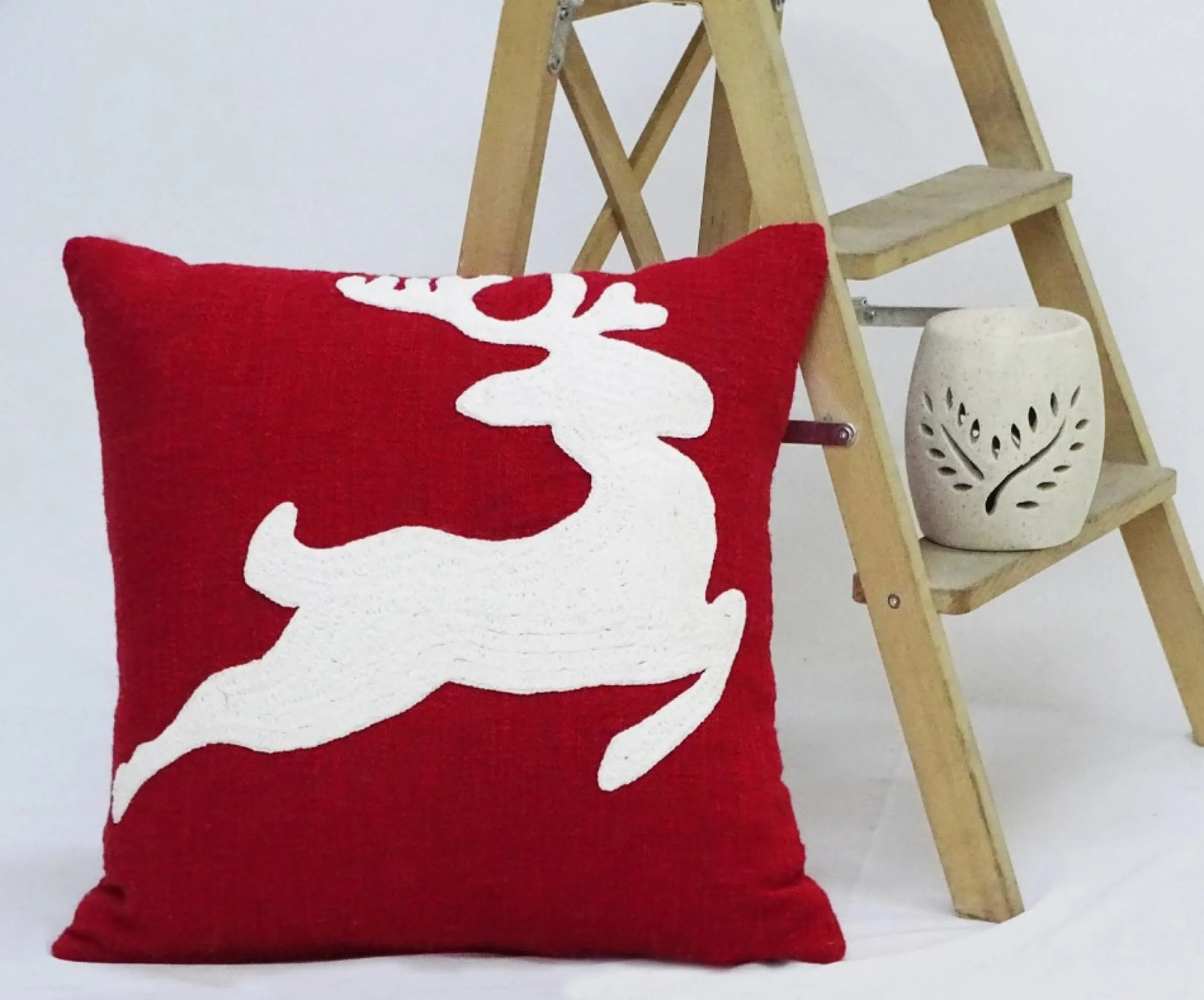 20" Red And White Handloomed Christmas Throw Pillow With Reindeer