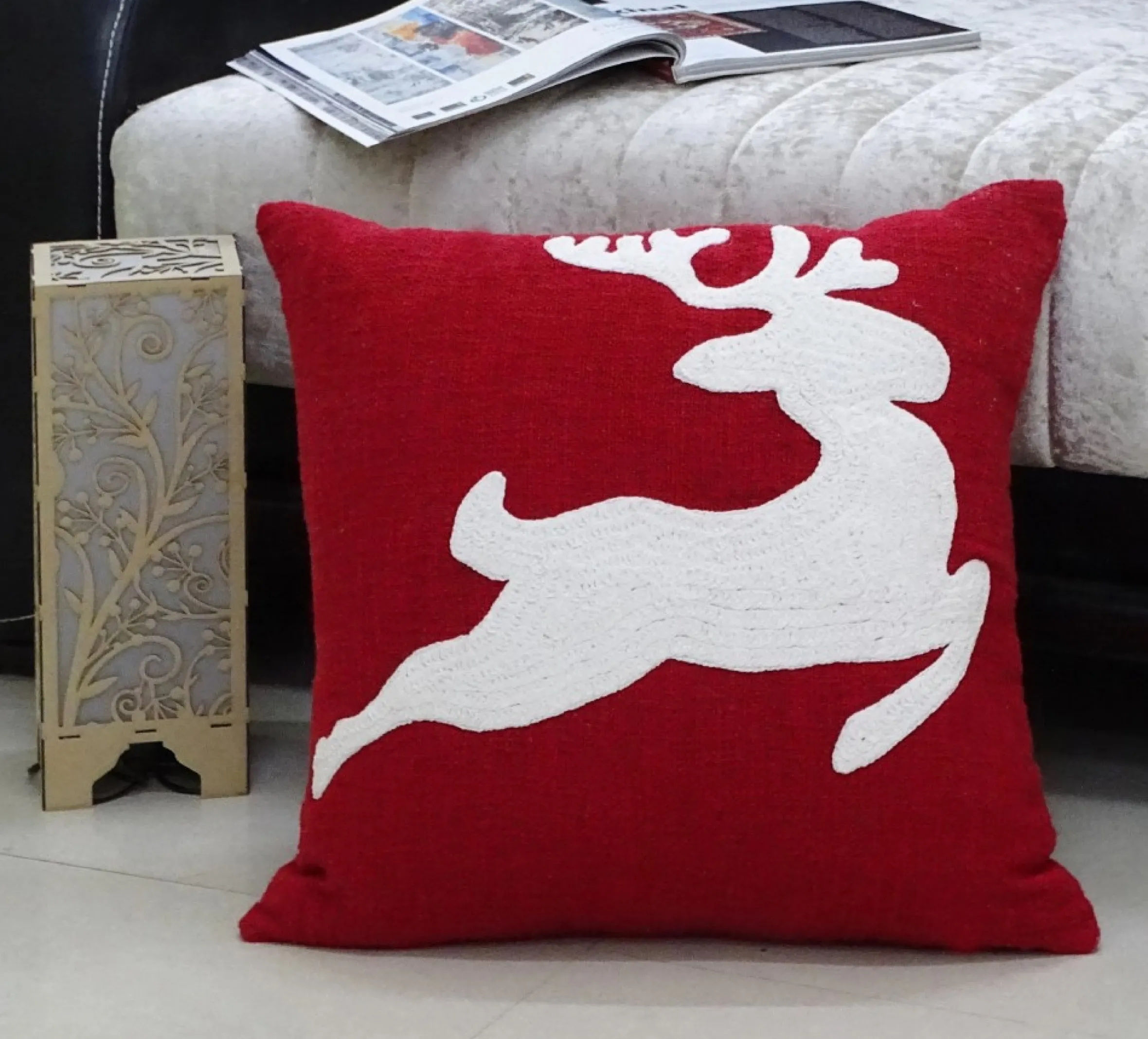 20" Red And White Handloomed Christmas Throw Pillow With Reindeer