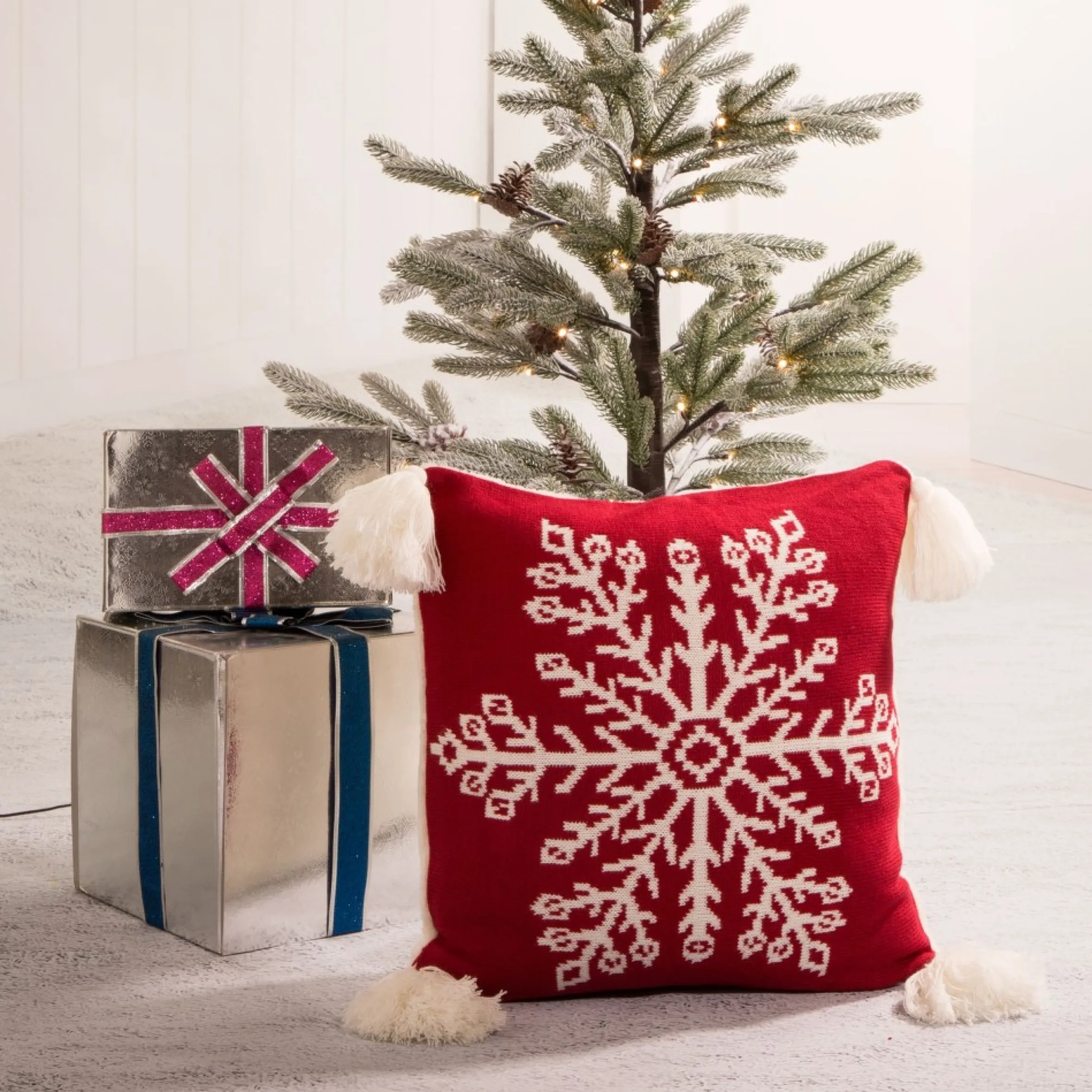 18" Red And White Knit Snowflake Christmas Pillow Cover With Tassels