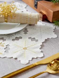 Set Of 4 Silver Colored Snowflake Design Placemats 19